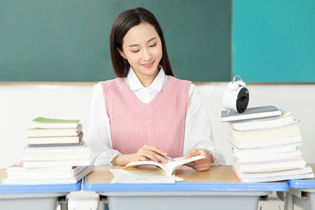 2025年新疆師范大學(xué)在職研究生招生簡(jiǎn)章