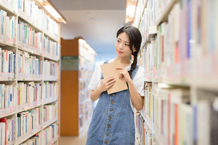 2025年云南大學(xué)在職研究生招生簡章